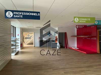 Local commercial de 137m² à louer à Mées (40)