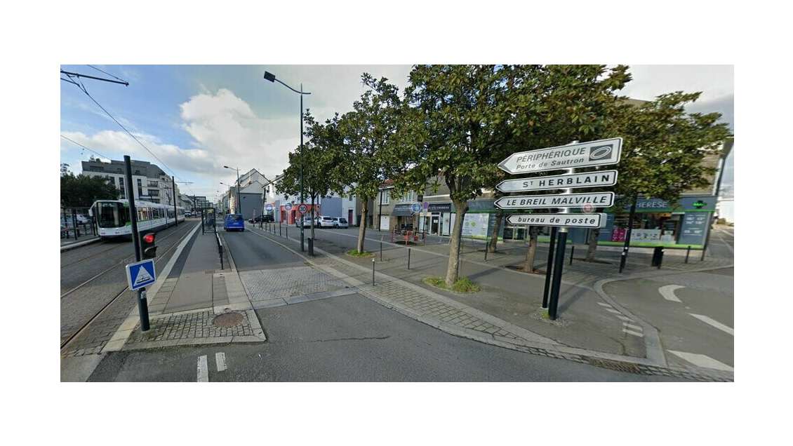 A louer local 352m² Route de Vannes à Nantes