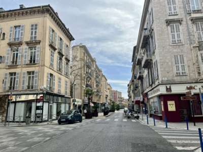 A louer local commercial de 93m² à Nice Gioffredo
