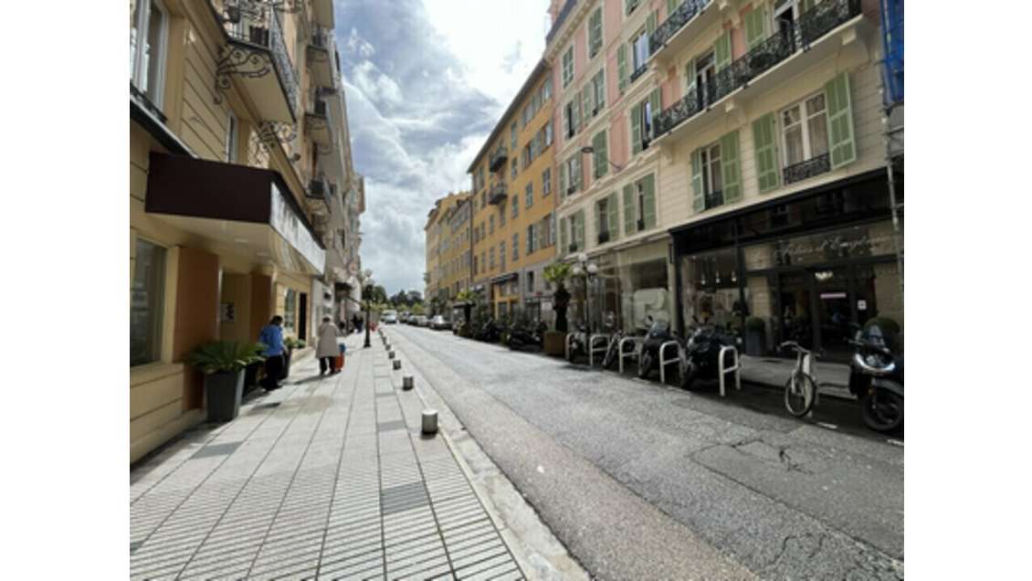 Location local 157m² centre Nice Avenue de Suède