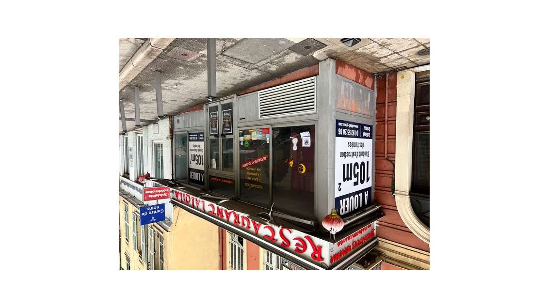 Location avec pas de porte à Nice Port Bd Carnot