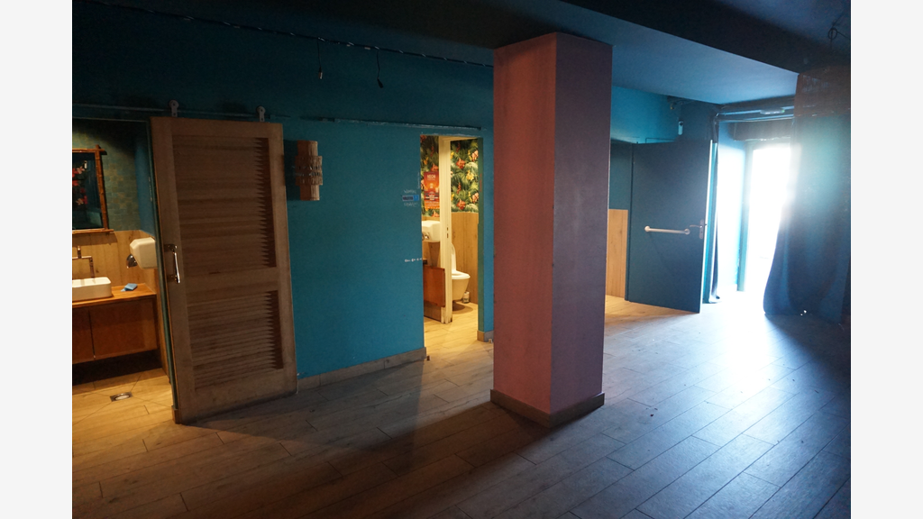 Location avec droit d'entree de 165m² à Nice Port
