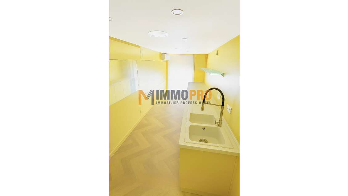 A louer local commercial Nice centre Av Médecin 