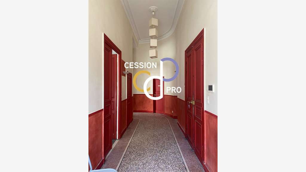 3 bureaux grand standing exceptionnel à Nîmes