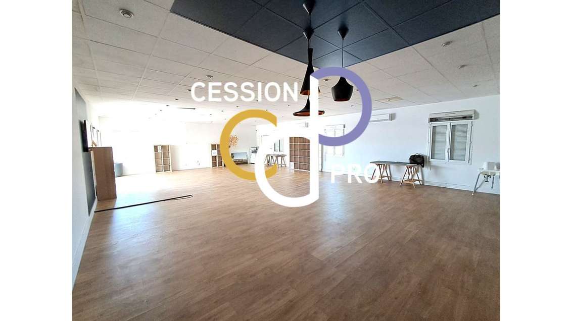 Open space bureau 120m² très visible sur Nîmes