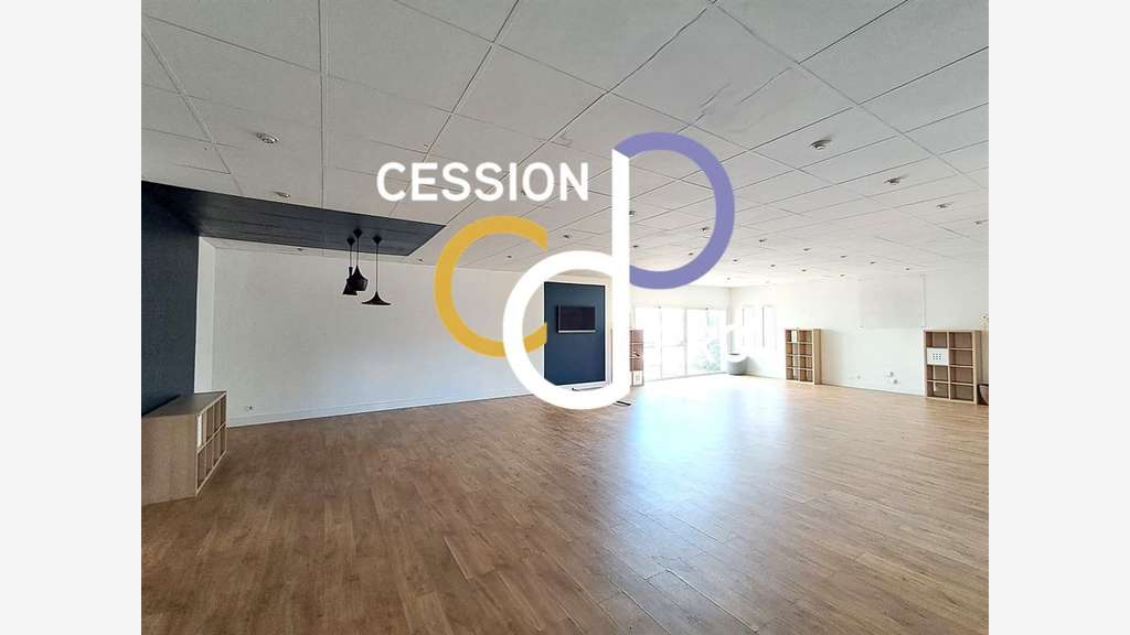 Open space bureau 120m² très visible sur Nîmes