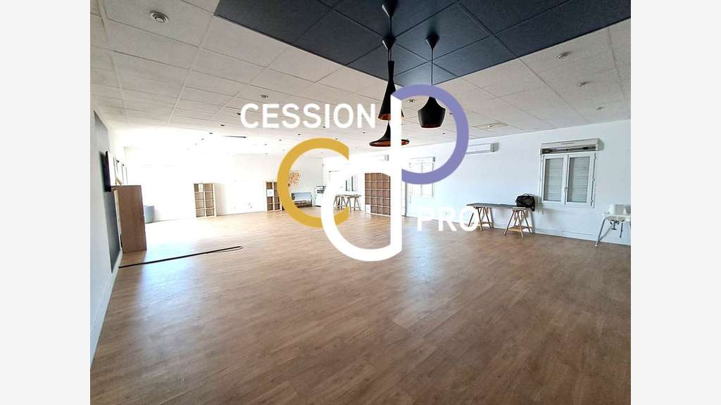 Open space bureau 120m² très visible sur Nîmes