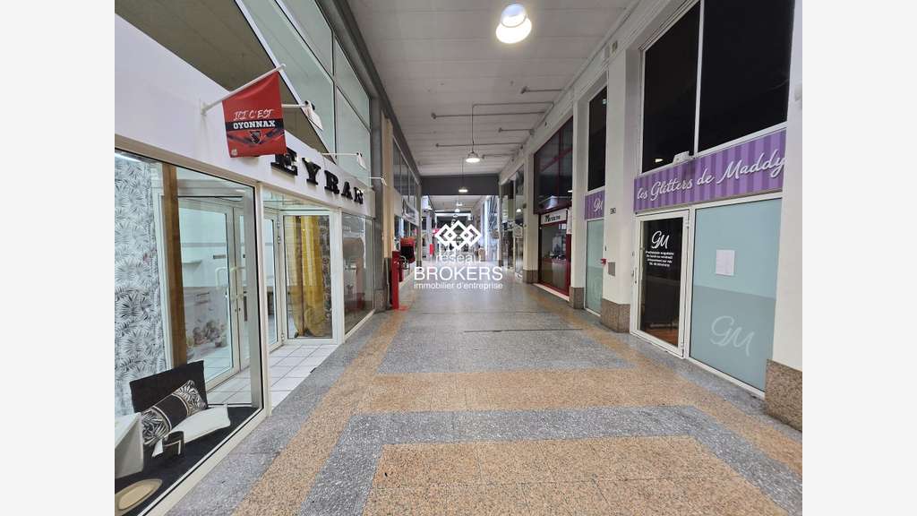 A louer boutique 420m² galerie Grenette Oyonnax