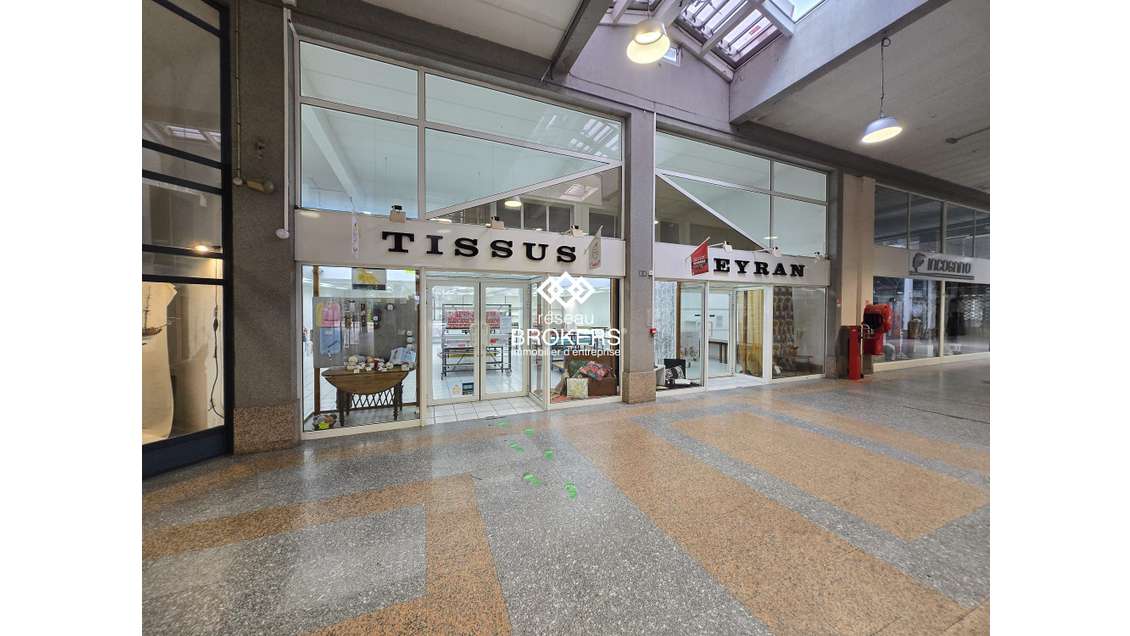 A louer boutique 420m² galerie Grenette Oyonnax
