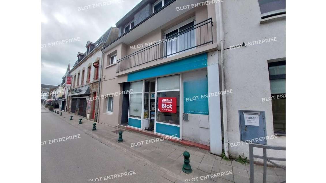A louer commerce de 50m² sur 3 niveaux à Pluvigner