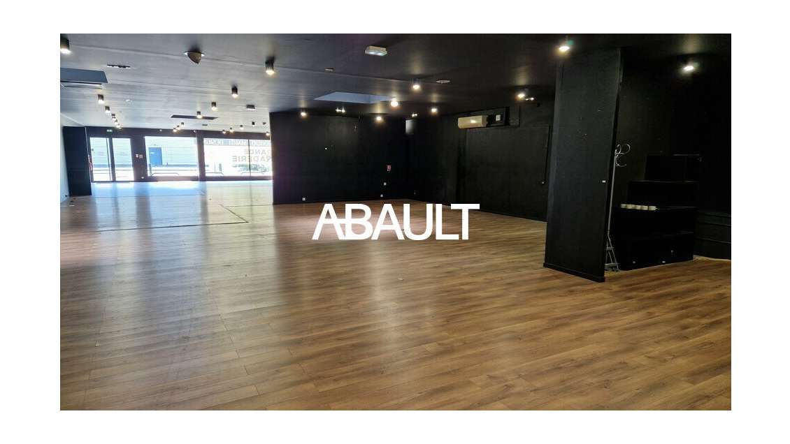 Local commercial 450m² à louer Portet-sur-Garonne