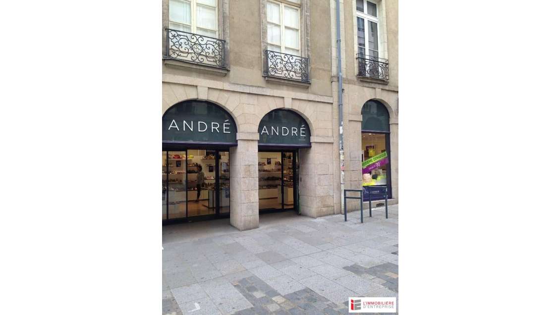 A louer local commercial 106m² Rennes hyper-centre