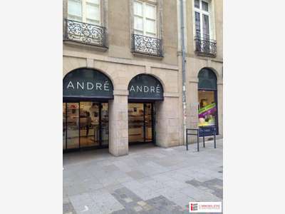 A louer local commercial 106m² Rennes hyper-centre