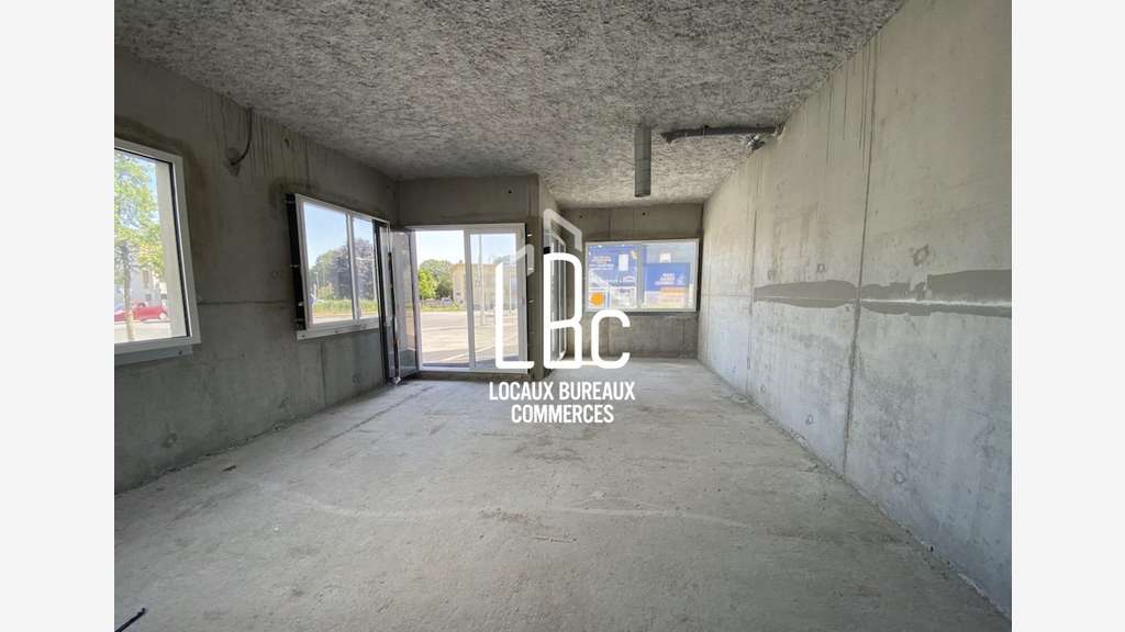 A louer local commercial neuf 48m² Rezé Ragon 
