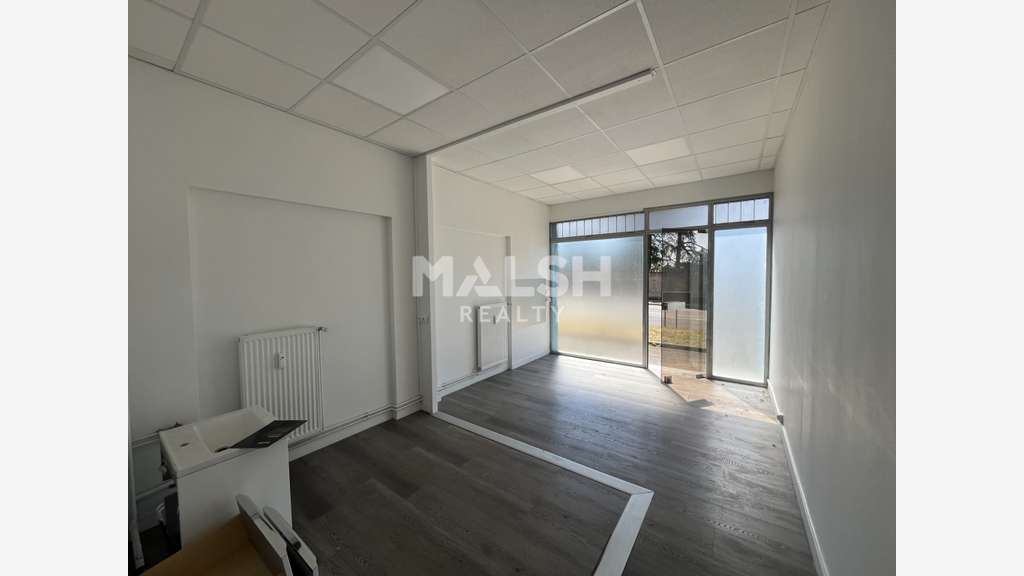 À louer local commercial 31m² à Rillieux-la-Pape