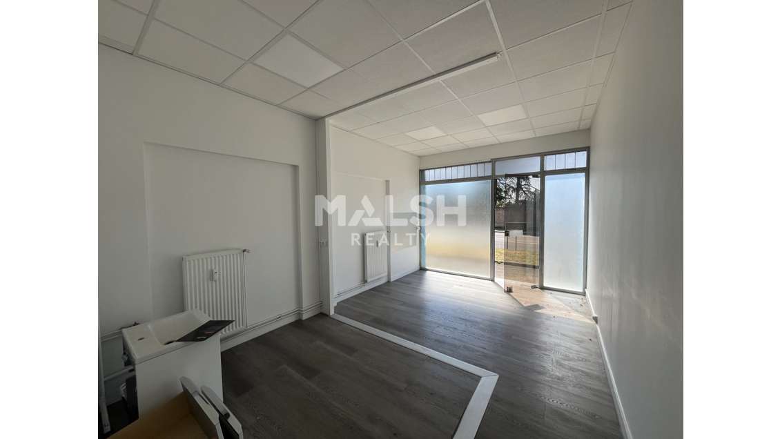 À louer local commercial 31m² à Rillieux-la-Pape