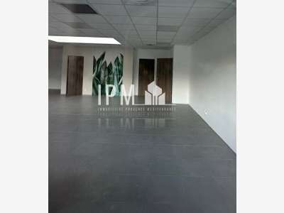 Local commercial 168m² divisible à Roquevaire