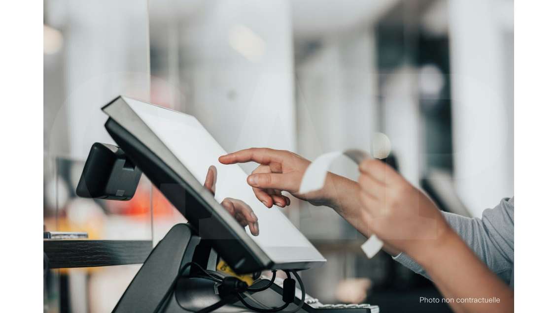 A louer local commercial neuf 606m² à Saint-Avé