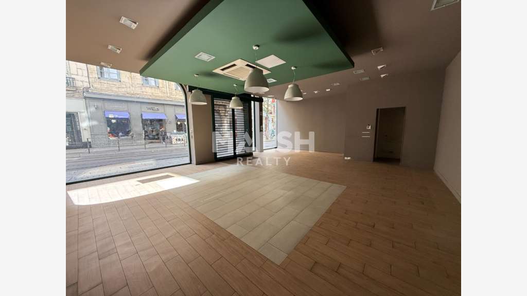 A louer local commercial de 150m² à Saint Etienne