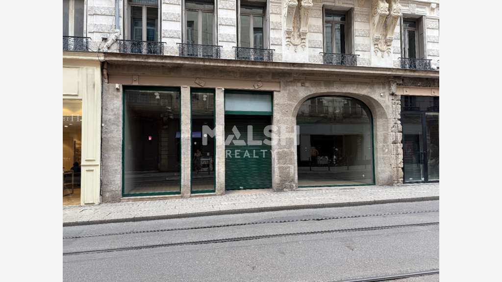 A louer local commercial de 150m² à Saint Etienne