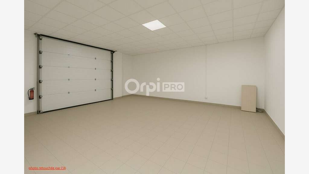 A louer cellule 300m² à Saint-Étienne-de-Montluc