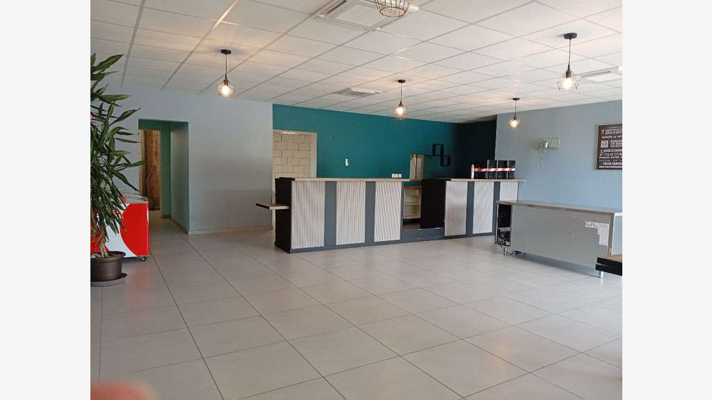 Local de 122m² à louer en zc à St Etienne du Bois