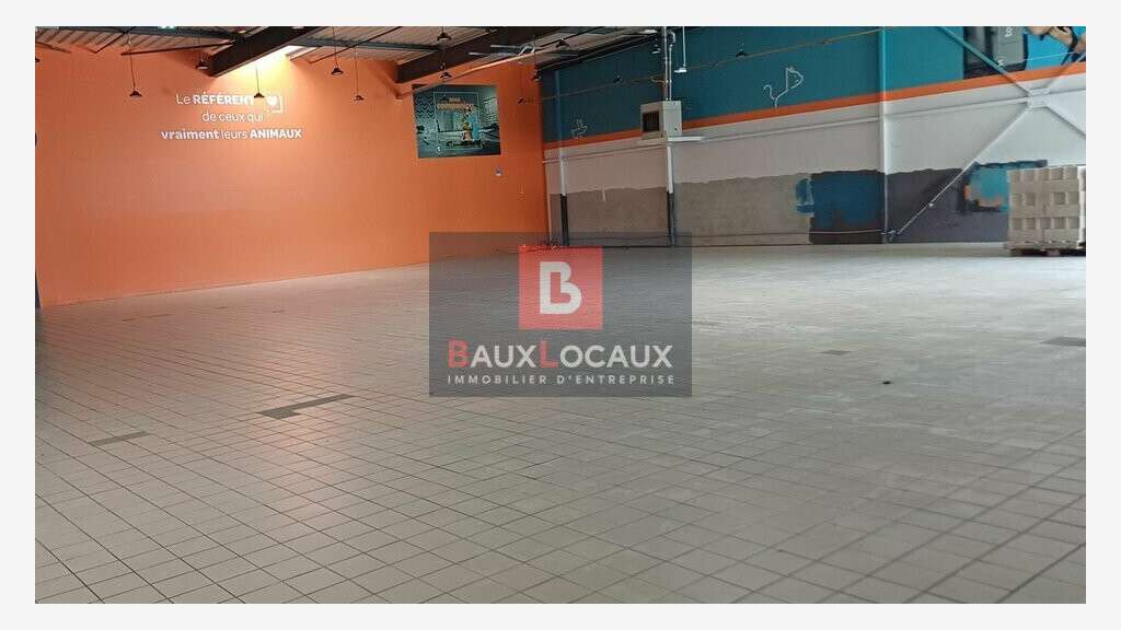 Local 700m² divisible à louer ZC Saint-Gilles