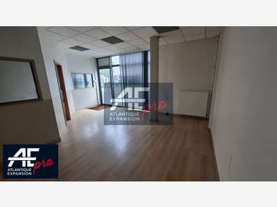 Local commercial de 82m² à louer à Saint Nazaire