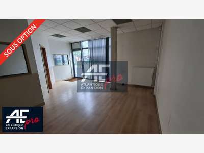 Local commercial de 82m² à louer à Saint Nazaire