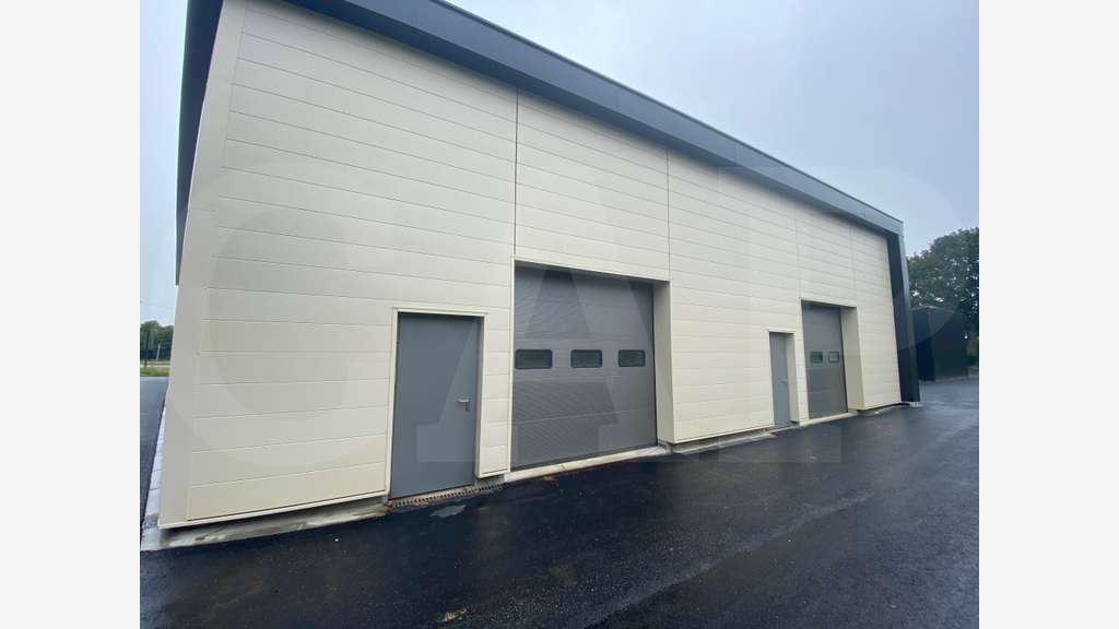 A louer local commercial 432m² à Saint Quay Perros