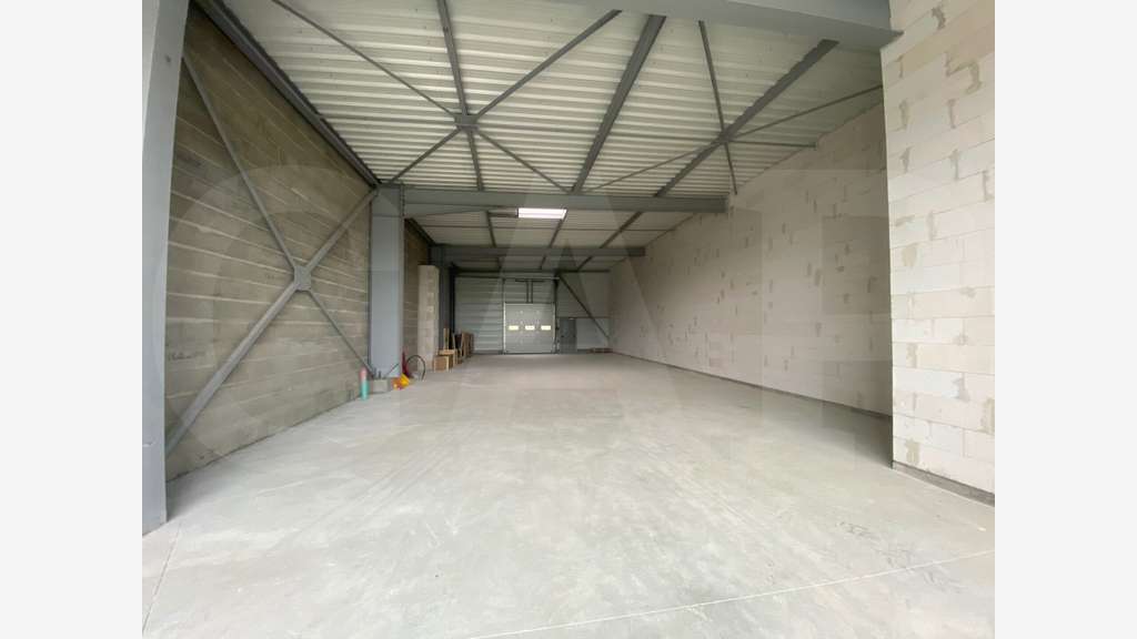 A louer local commercial 432m² à Saint Quay Perros