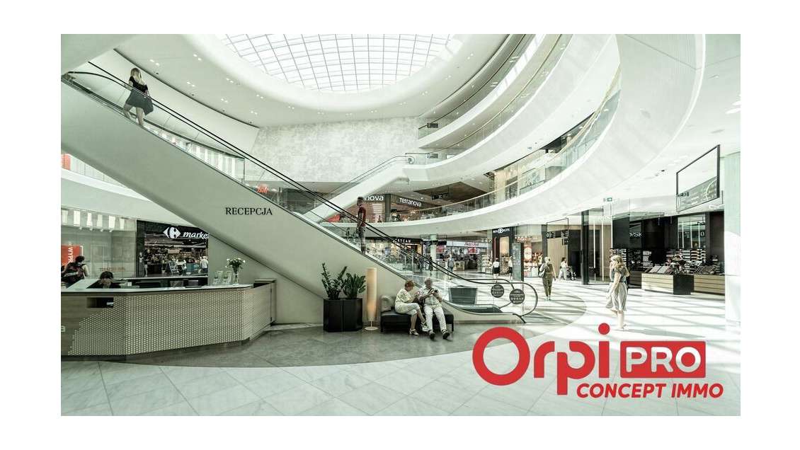 A louer cellule 900m² Tyrosse Z.I. Casablanca 