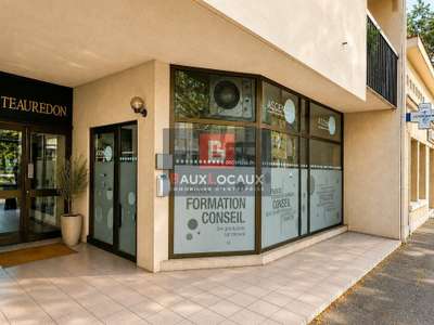 Location Locaux commerciaux - Boutiques à Salon-de-Provence