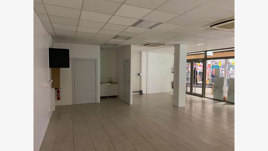 Local commercial 77m² à louer ccial Schiltigheim