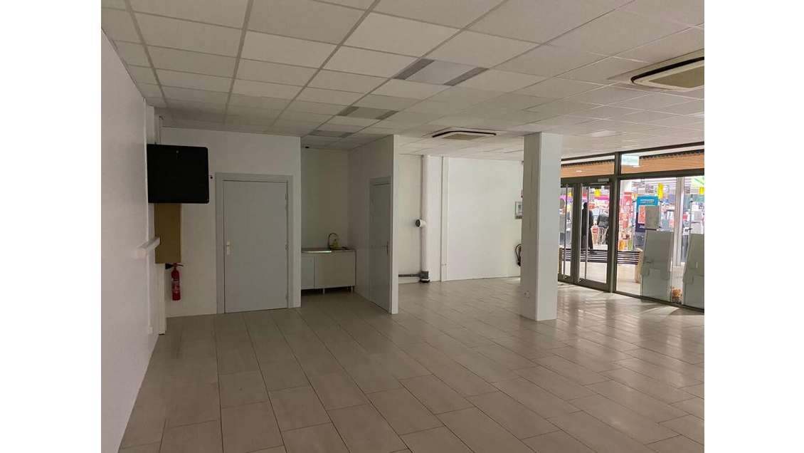 Local commercial 77m² à louer ccial Schiltigheim