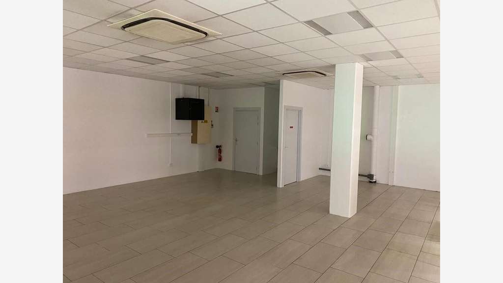 Local commercial 77m² à louer ccial Schiltigheim