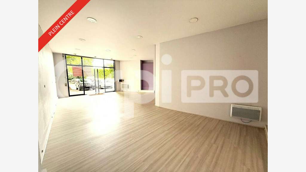 A louer local commercial 104m² à Soissons centre