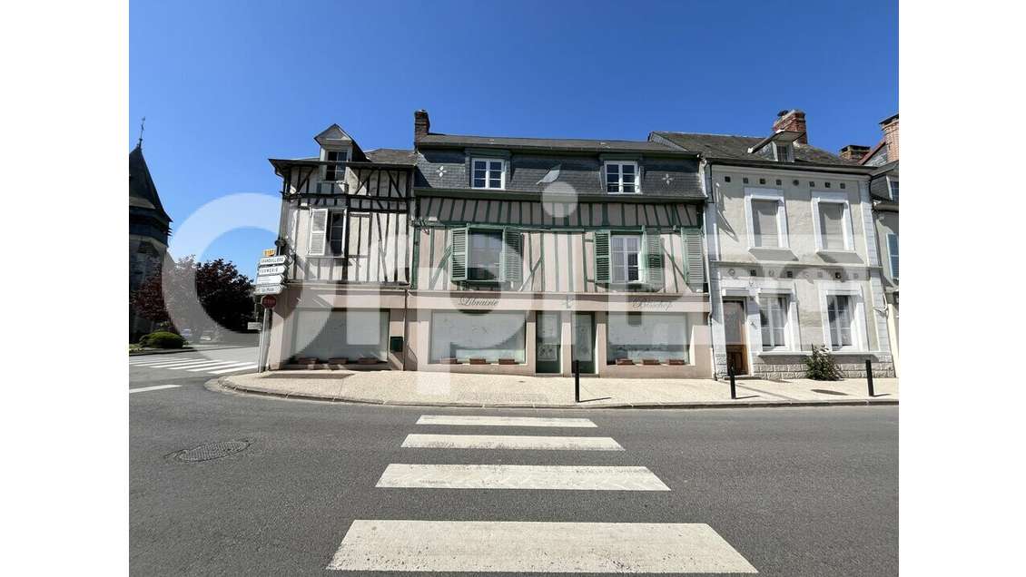 Local commercial + maison 85m² à louer à Songeons