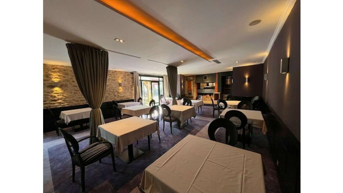 A louer local commercial restaurant 375m² Vannes