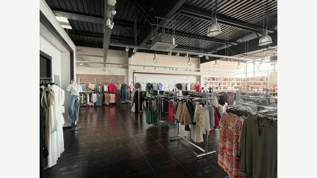 A louer local commercial 530m² à Vannes
