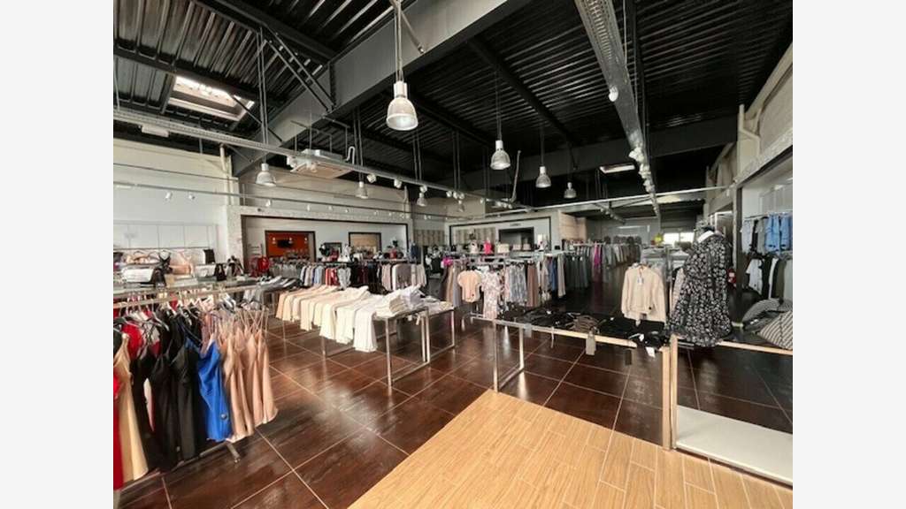A louer local commercial 530m² à Vannes