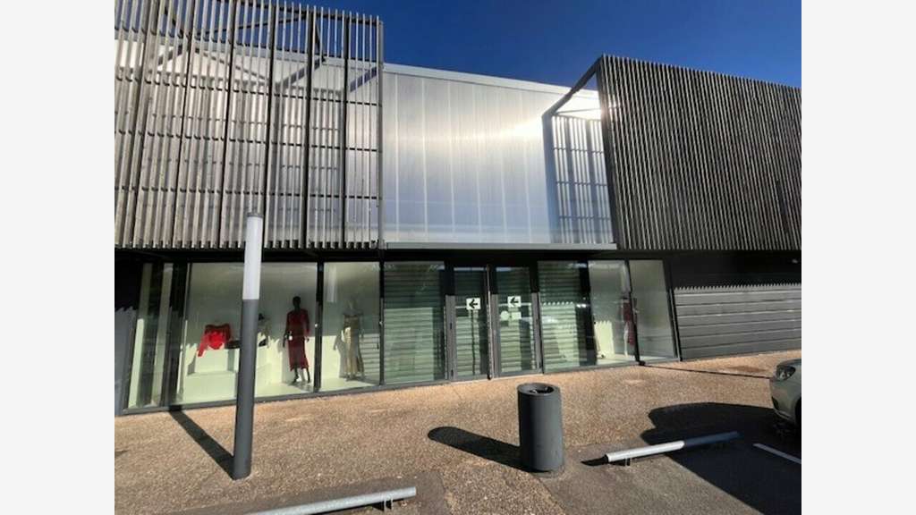 A louer local commercial 530m² à Vannes