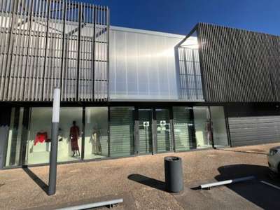 A louer local commercial 530m² à Vannes