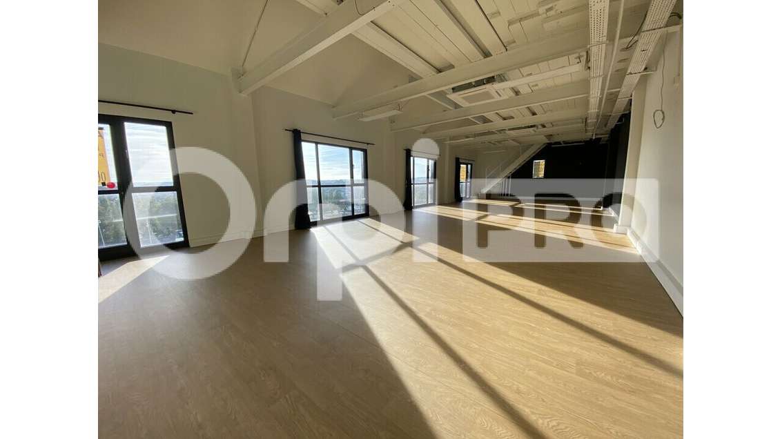 A louer local commercial 164m² R+4 à Villenoy