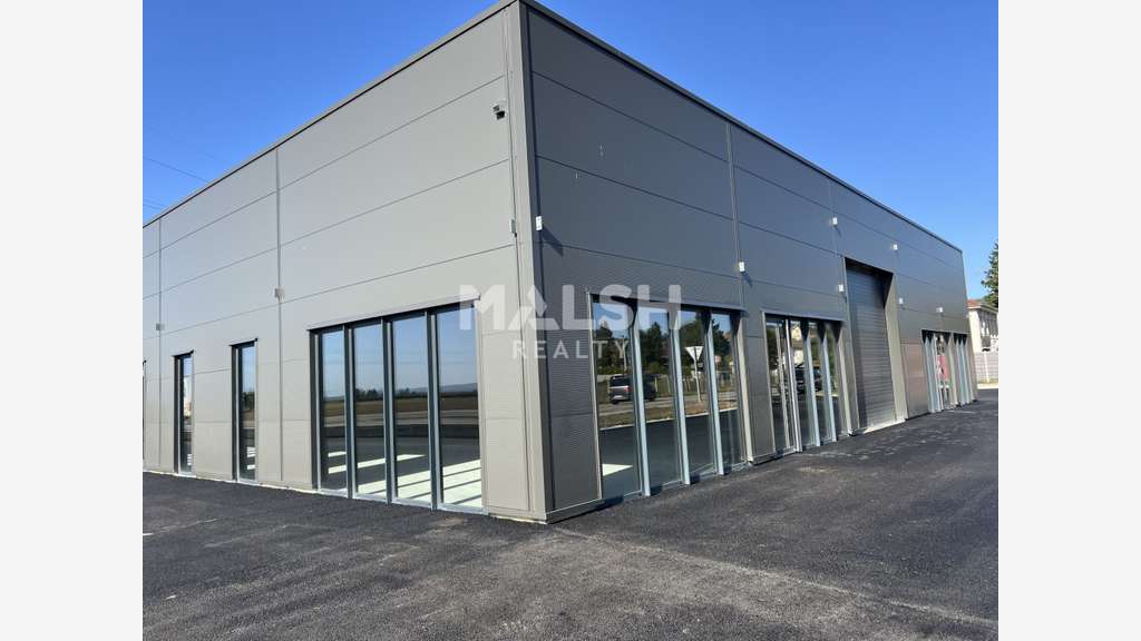 A louer local commerce 555m² à La Côte-Saint-André