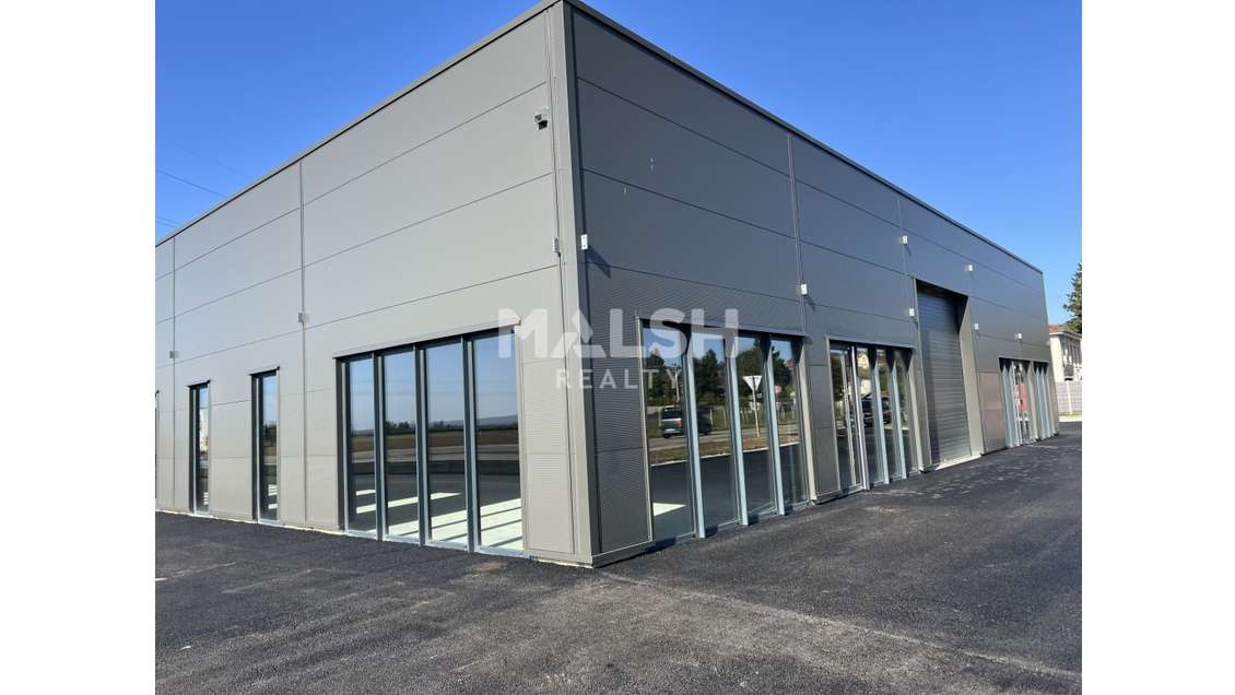 A louer local commerce 555m² à La Côte-Saint-André