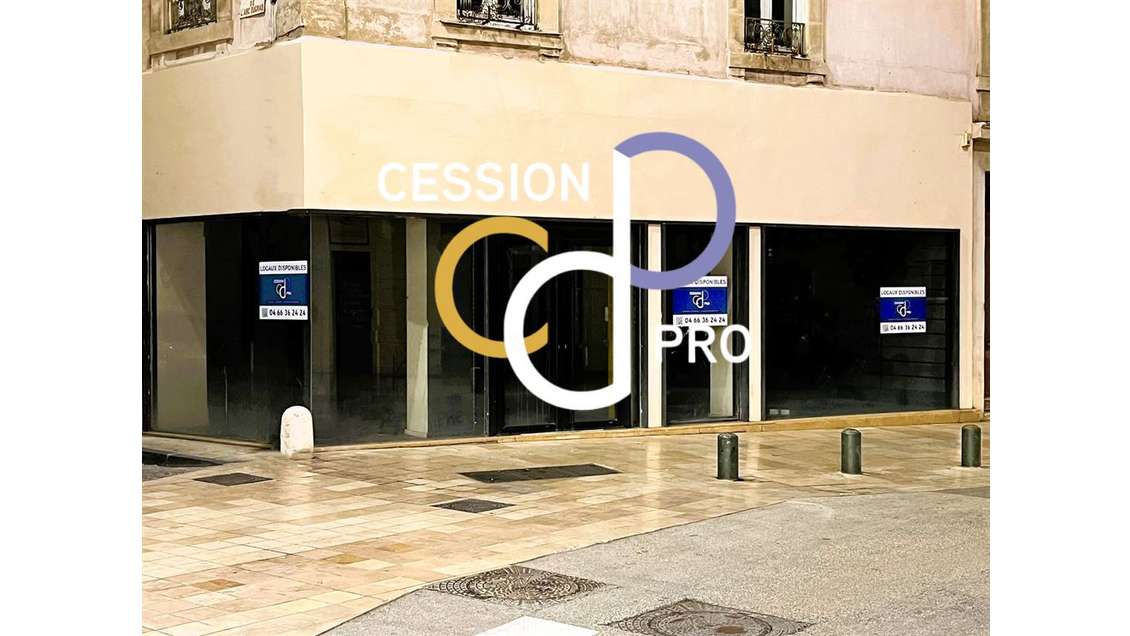 A louer locaux exceptionnels en angle Nîmes centre