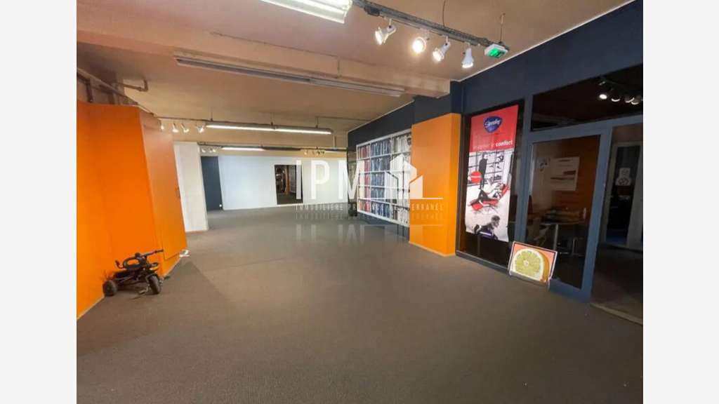 Locaux commerciaux de 170m² à 600m² à Port-de-Bouc
