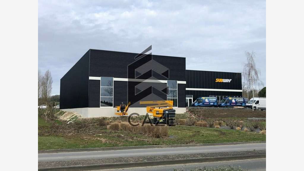 A louer locaux 680m² à St-Georges-des-Côteaux A10