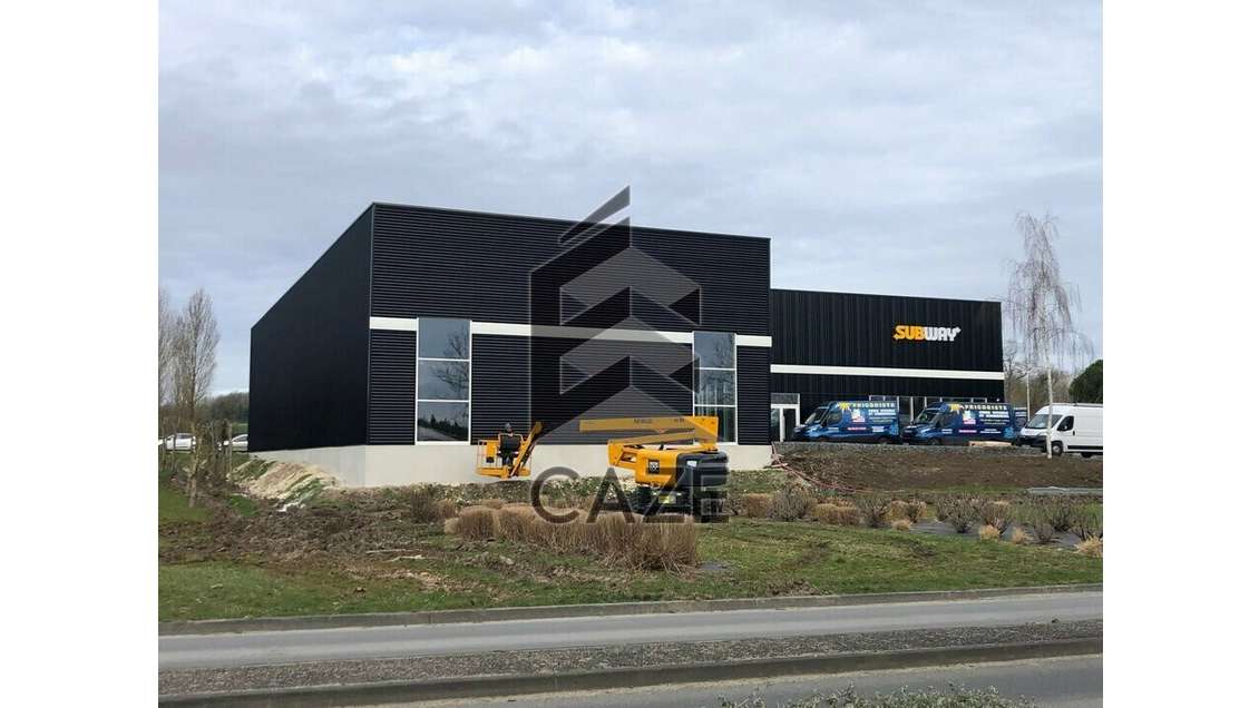 A louer locaux 680m² à St-Georges-des-Côteaux A10